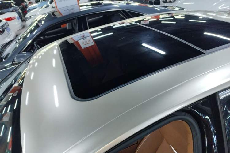 Used Hongqi H9 2022 2.0T Smart Connect Flagship Edition Roof
