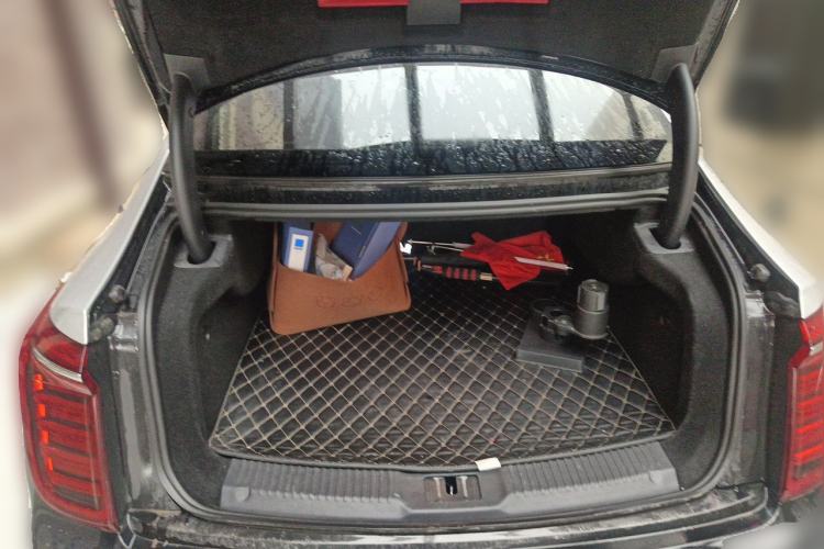Used Hongqi H9 2022 2.0T Smart Connect Flagship Edition Trunk