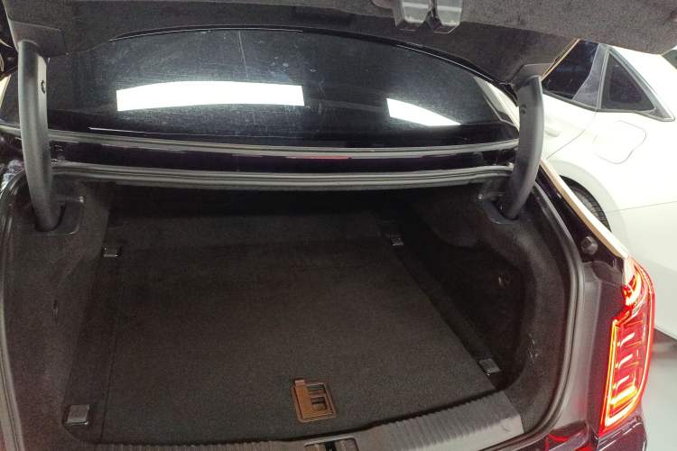 Used Hongqi H9 2022 2.0T Smart Connect Flagship Edition Trunk