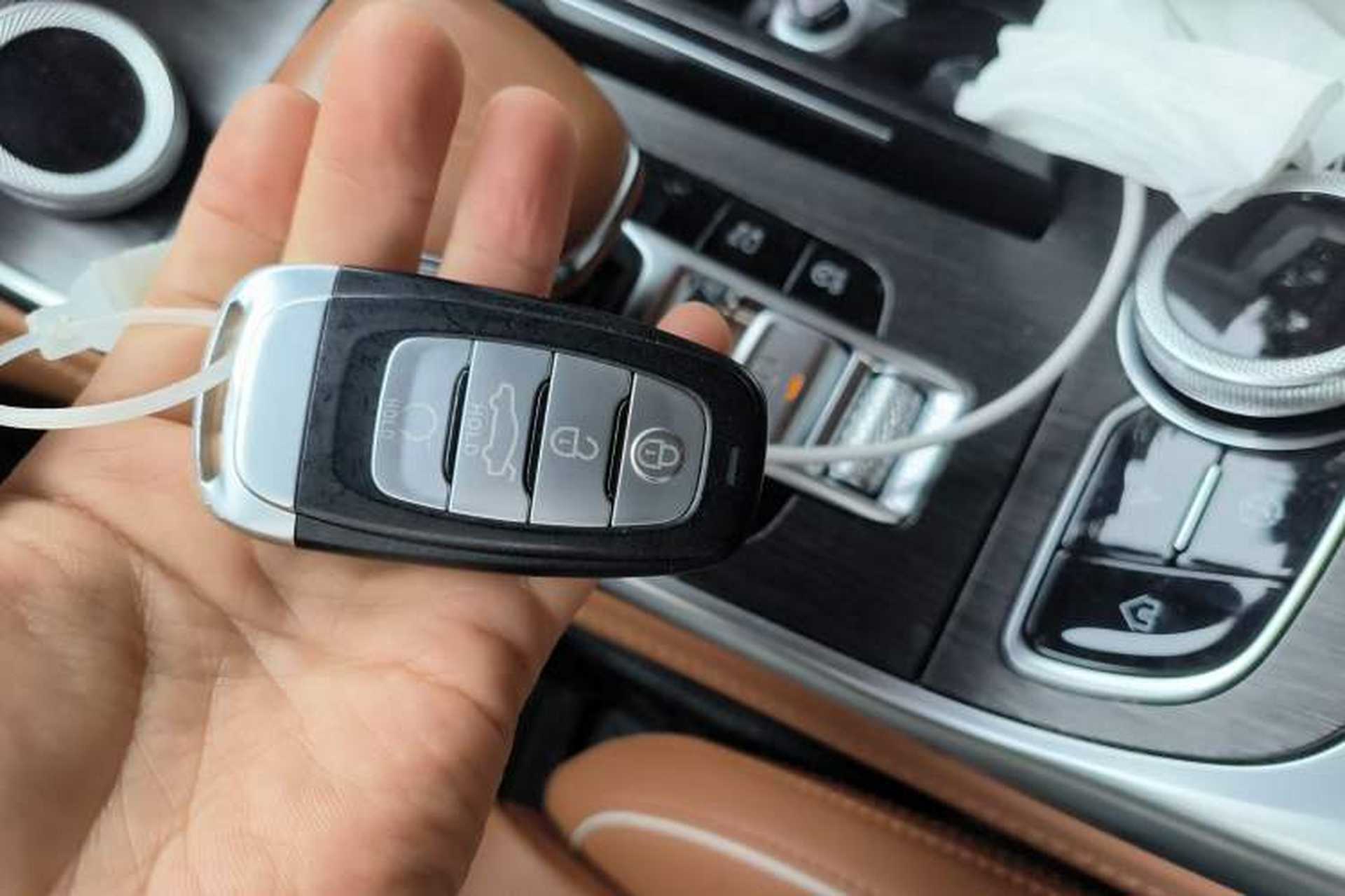 Used Hongqi H9 2022 2.0T Smart Connect Flagship Edition Vehicle Key
