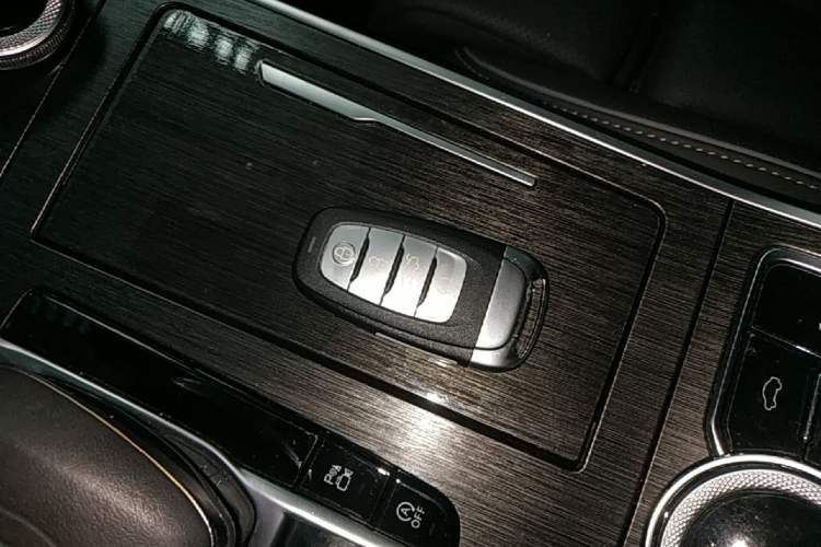 Used Hongqi H9 2022 2.0T Smart Connect Flagship Edition Vehicle Key