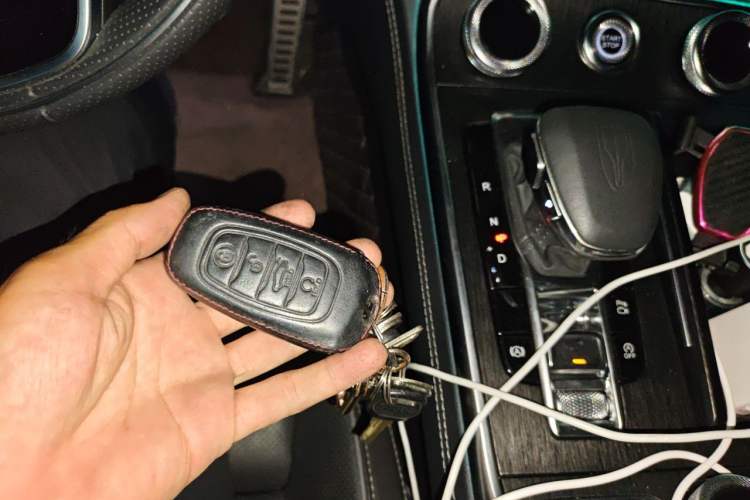 Used Hongqi H9 2022 2.0T Smart Connect Flagship Edition Vehicle Key