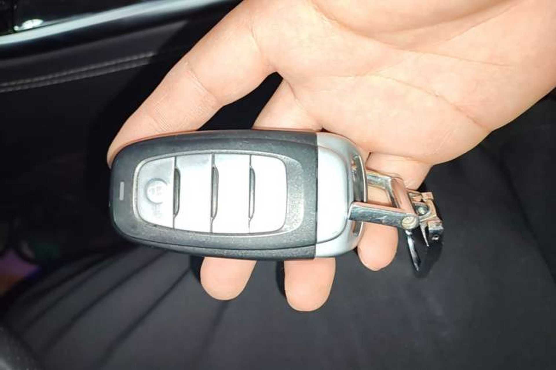 Used Hongqi H9 2022 2.0T Smart Connect Flagship Edition Vehicle Key