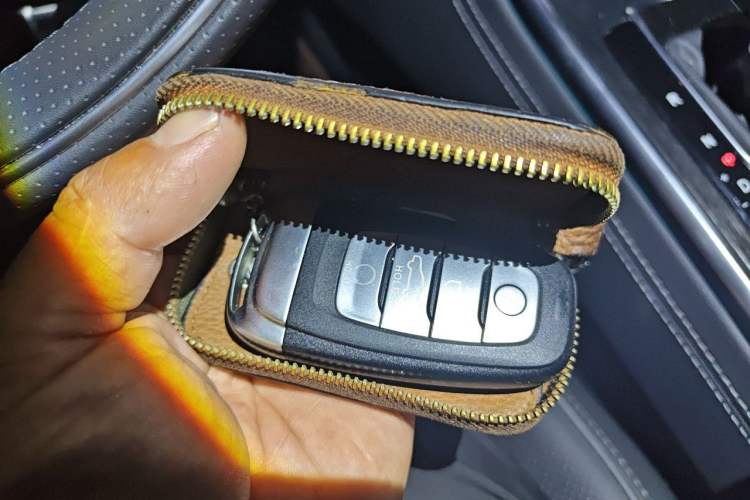 Used Hongqi H9 2022 2.0T Smart Connect Flagship Edition Vehicle Key