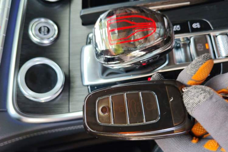 Used Hongqi H9 2022 2.0T Smart Connect Flagship Edition Vehicle Key