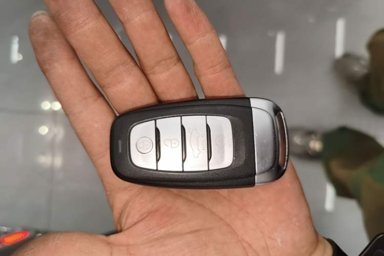 Used Hongqi H9 2022 2.0T Smart Connect Flagship Edition Vehicle Key