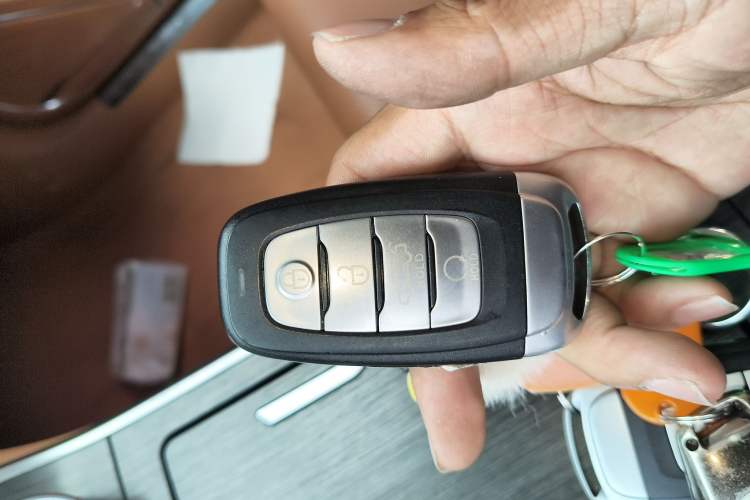 Used Hongqi H9 2022 2.0T Smart Connect Flagship Edition Vehicle Key