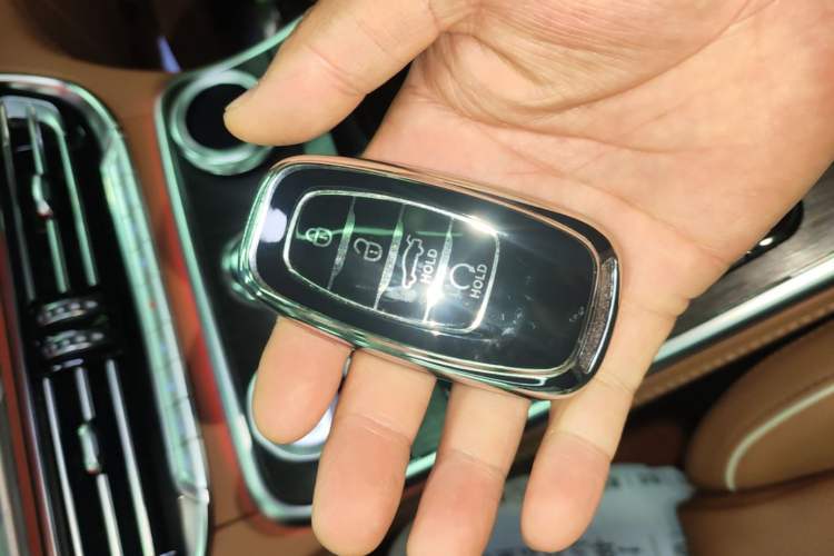 Used Hongqi H9 2022 2.0T Smart Connect Flagship Edition Vehicle Key