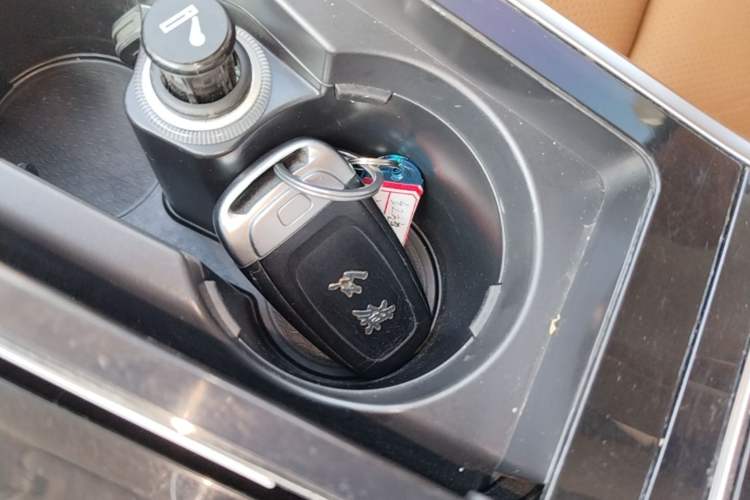 Used Hongqi H9 2022 2.0T Smart Connect Flagship Edition Vehicle Key