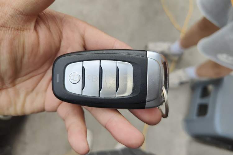 Used Hongqi H9 2022 2.0T Smart Connect Flagship Edition Vehicle Key