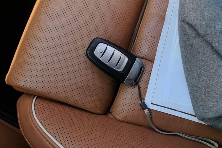 Used Hongqi H9 2022 2.0T Smart Connect Flagship Edition Vehicle Key
