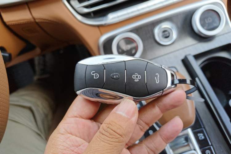 Used Hongqi H9 2022 2.0T Smart Connect Flagship Edition Vehicle Key