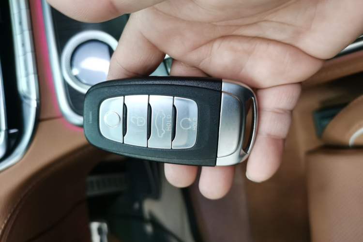 Used Hongqi H9 2022 2.0T Smart Connect Flagship Edition Vehicle Key