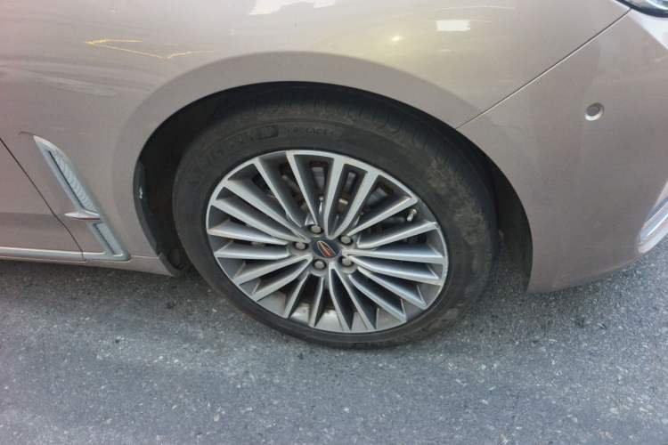 Used Hongqi H9 2022 2.0T Smart Connect Flagship Edition Right Front Wheel Hub