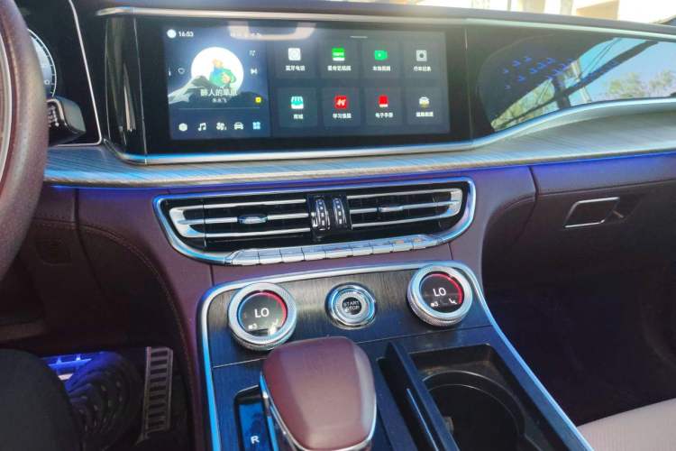 Used Hongqi H9 2022 3.0T Smart Connect Flagship Four-Seater Version Audio And AC Panel