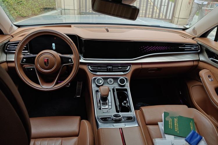 Used Hongqi H9 2022 2.0T Smart Connect Flagship Edition Center Console