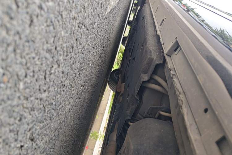 Used Hongqi H9 2022 2.0T Smart Connect Flagship Edition Chassis Rear Left