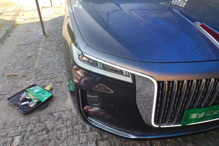 Used Hongqi H9 2022 3.0T Smart Connect Flagship Four-Seater Version Right Front Headlight