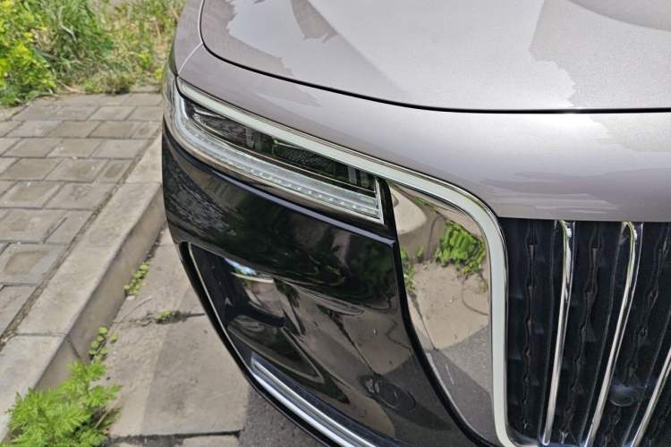 Used Hongqi H9 2022 2.0T Smart Connect Flagship Edition Right Front Headlight