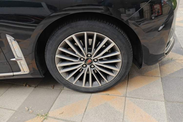 Used Hongqi H9 2022 2.0T Smart Connect Flagship Edition Right Front Wheel Hub