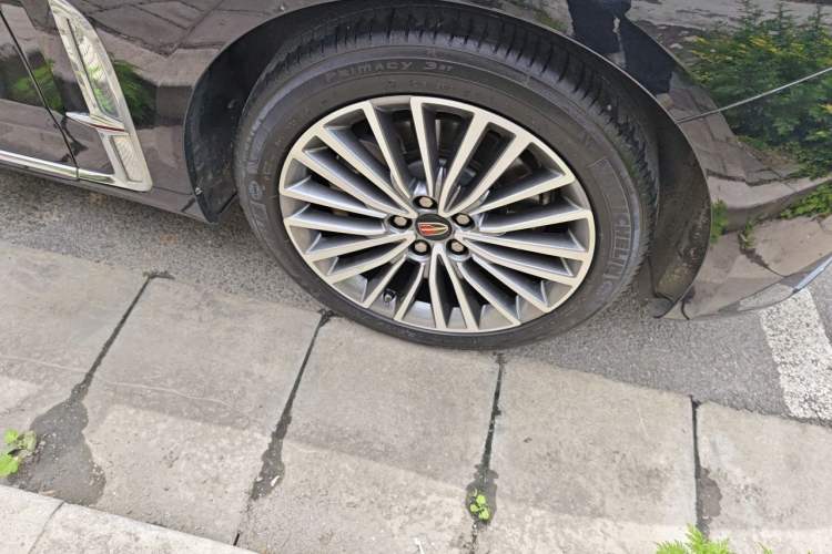Used Hongqi H9 2022 2.0T Smart Connect Flagship Edition Right Front Wheel Hub