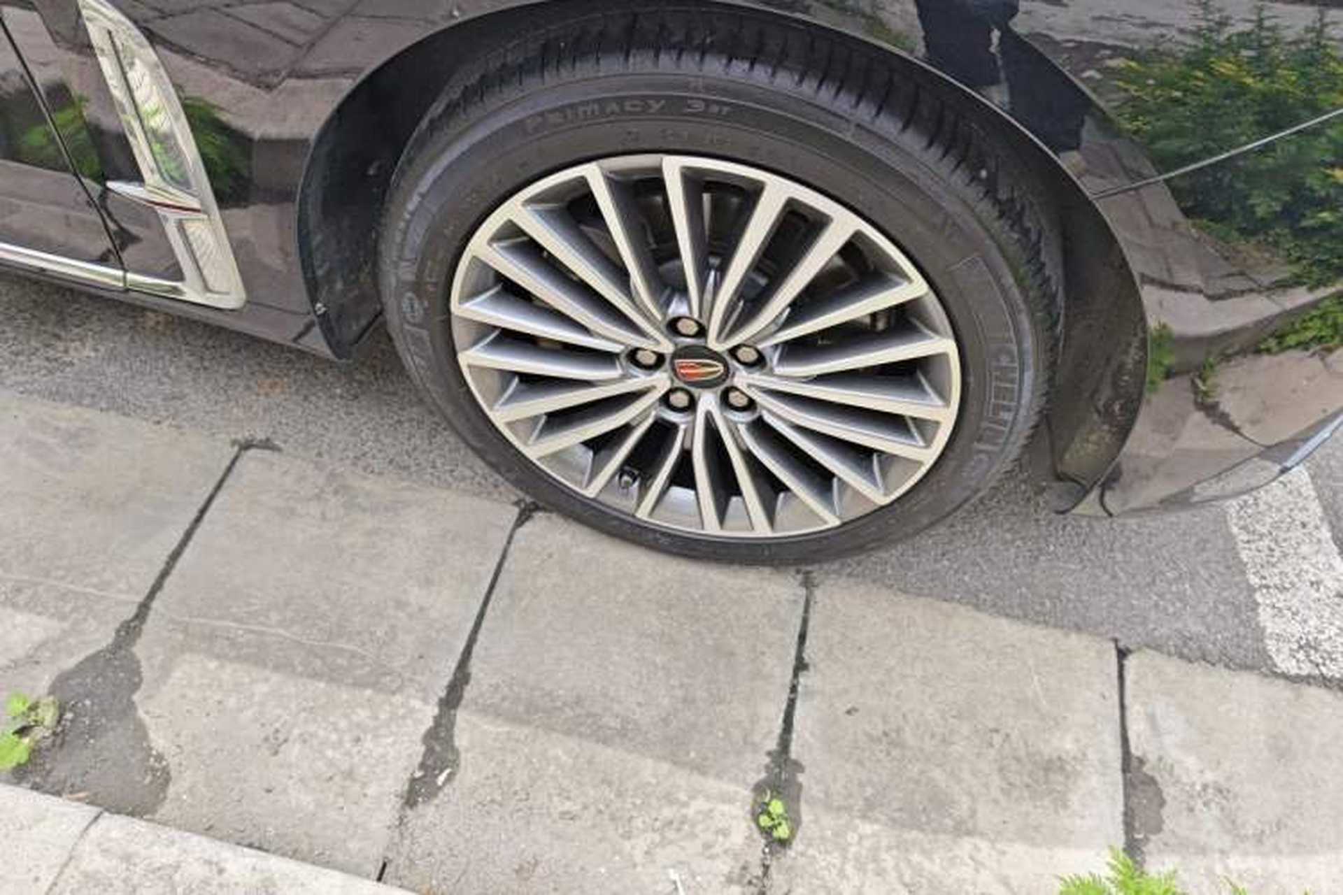 Used Hongqi H9 2022 2.0T Smart Connect Flagship Edition Right Front Wheel Hub