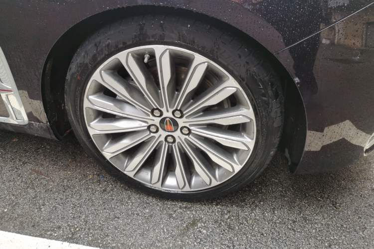 Used Hongqi H9 2022 3.0T Smart Connect Flagship Four-Seater Version Right Front Wheel Hub