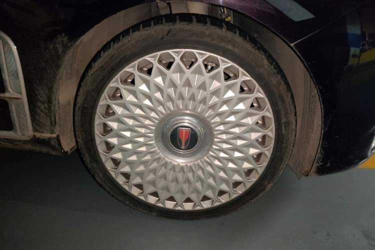 Used Hongqi H9 2022 3.0T Smart Connect Flagship Four-Seater Version Right Front Wheel Hub