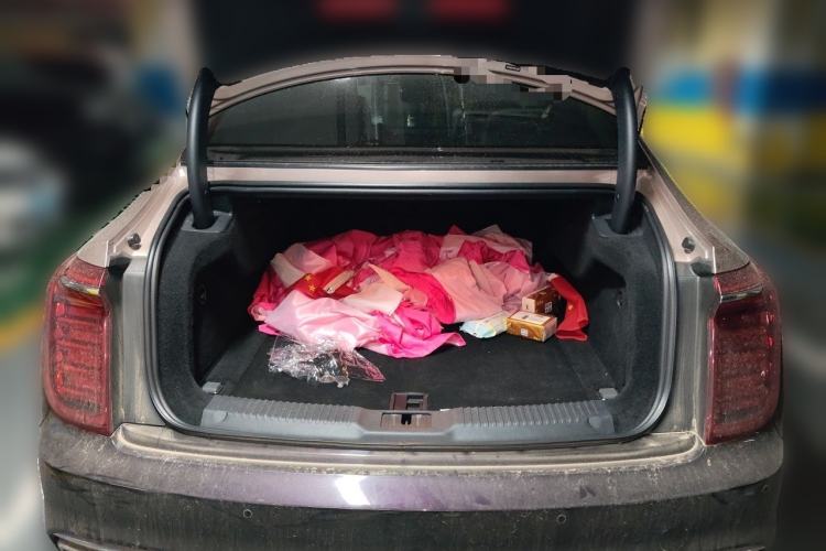 Used Hongqi H9 2022 3.0T Smart Connect Flagship Four-Seater Version Trunk