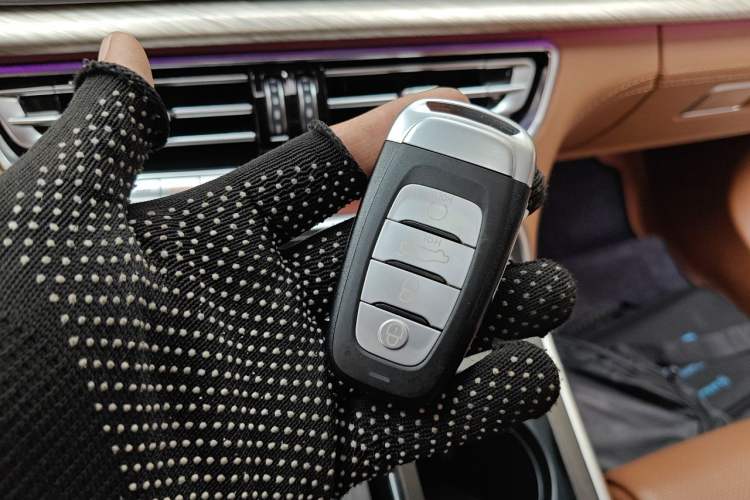 Used Hongqi H9 2022 2.0T Smart Connect Flagship Edition Vehicle Key
