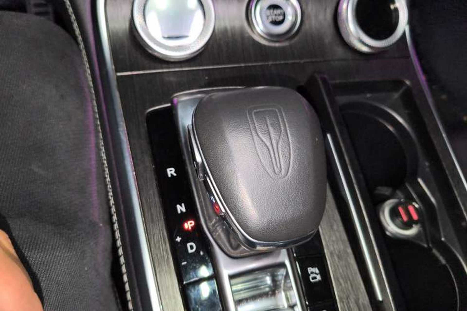 Used Hongqi H9 2022 2.0T Smart Connect Flagship Edition Gear Lever
