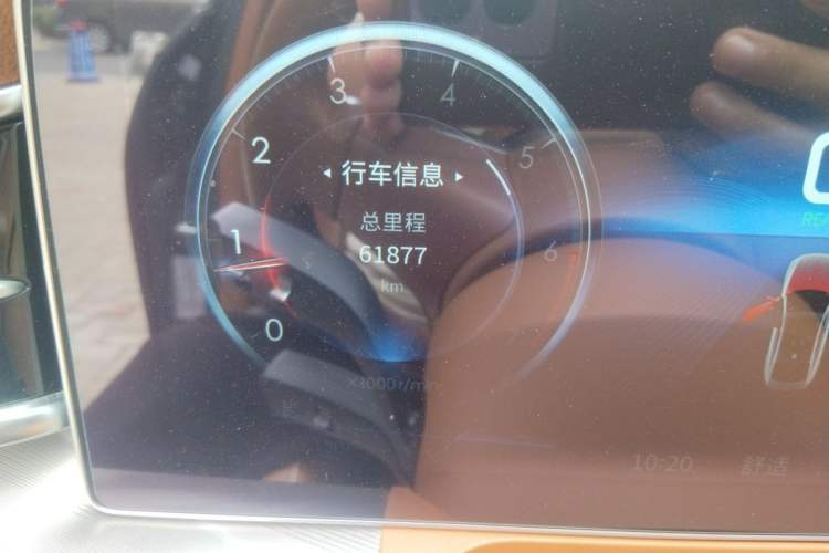 Used Hongqi H9 2022 2.0T Smart Connect Flagship Edition Odometer Close Up