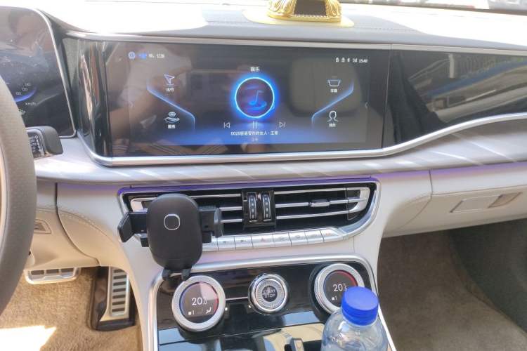 Used Hongqi H9 2022 2.0T Smart Connect Flagship Edition Audio And AC Panel