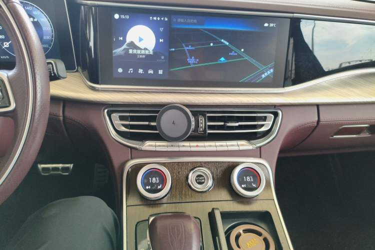 Used Hongqi H9 2022 3.0T Smart Connect Flagship Edition Audio And AC Panel