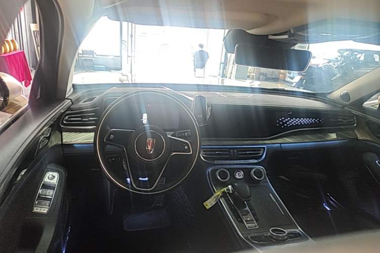 Used Hongqi H9 2022 2.0T Smart Connect Flagship Edition Center Console