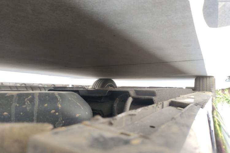 Used Hongqi H9 2022 2.0T Smart Connect Flagship Edition Chassis Rear Left