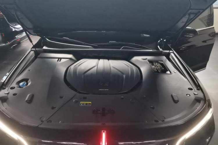 Used Hongqi H9 2022 2.0T Smart Connect Flagship Edition Engine Bay