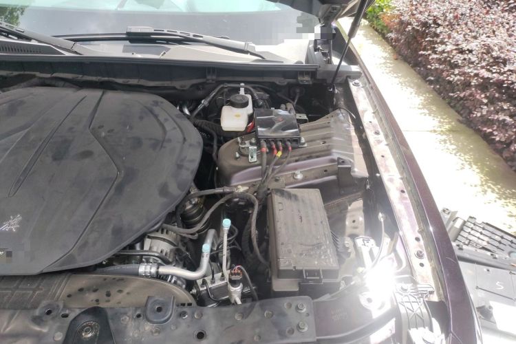 Used Hongqi H9 2022 2.0T Smart Connect Flagship Edition Engine Bay Left
