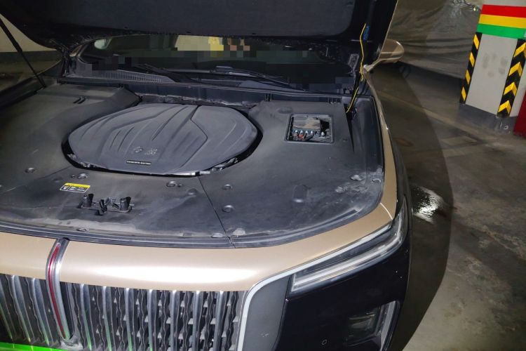 Used Hongqi H9 2022 2.0T Smart Connect Flagship Edition Engine Bay Left