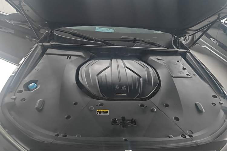 Used Hongqi H9 2022 2.0T Smart Connect Flagship Edition Engine Bay