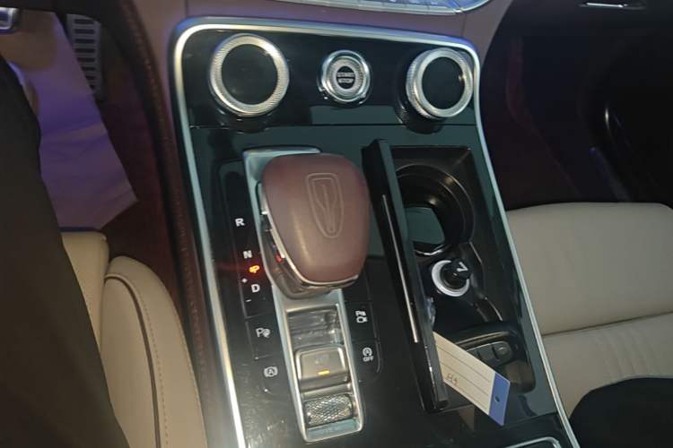 Used Hongqi H9 2022 2.0T Smart Connect Flagship Edition Gear Lever