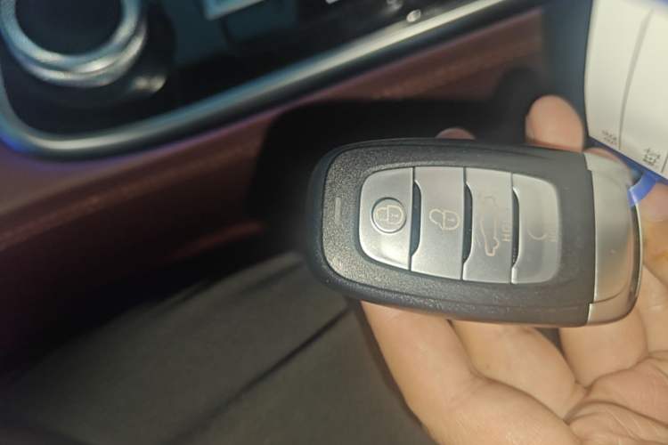 Used Hongqi H9 2022 2.0T Smart Connect Flagship Edition Interior 1