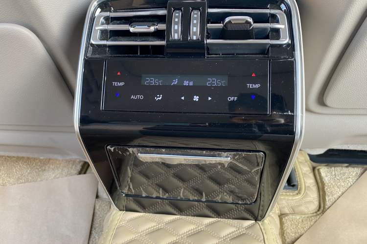 Used Hongqi H9 2022 2.0T Smart Connect Flagship Edition Interior 11