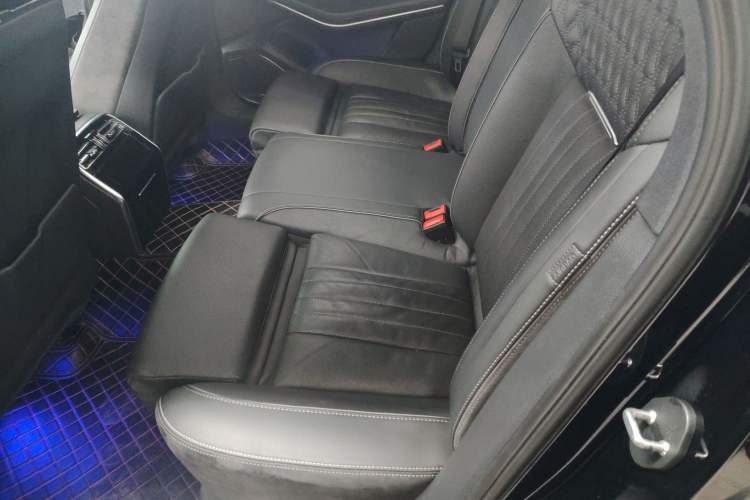 Used Hongqi H9 2022 2.0T Smart Connect Flagship Edition Interior 4