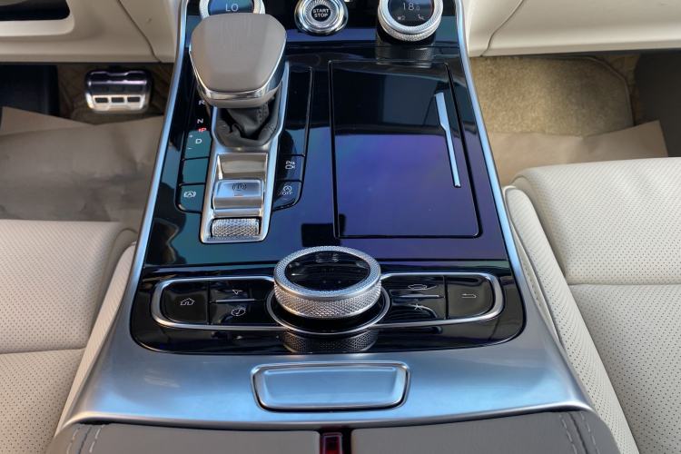 Used Hongqi H9 2022 2.0T Smart Connect Flagship Edition Interior 6