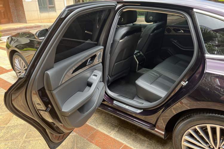 Used Hongqi H9 2022 2.0T Smart Connect Flagship Edition Interior 7