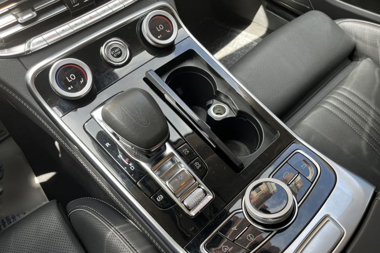 Used Hongqi H9 2022 2.0T Smart Connect Flagship Edition Interior 9