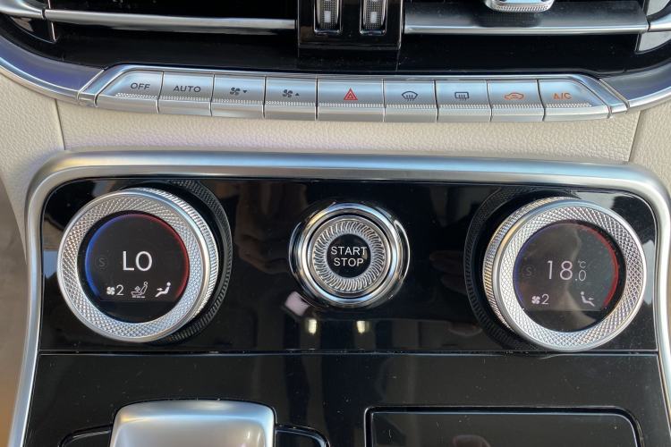 Used Hongqi H9 2022 2.0T Smart Connect Flagship Edition Interior 9
