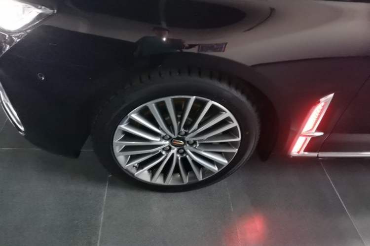 Used Hongqi H9 2022 2.0T Smart Connect Flagship Edition Left Front Wheel Hub