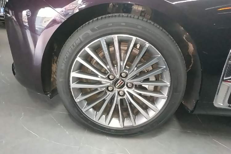 Used Hongqi H9 2022 2.0T Smart Connect Flagship Edition Left Front Wheel Hub